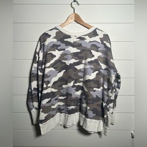 Nordstrom brand Caslon Sweatshirt in Blue & Gray Camo